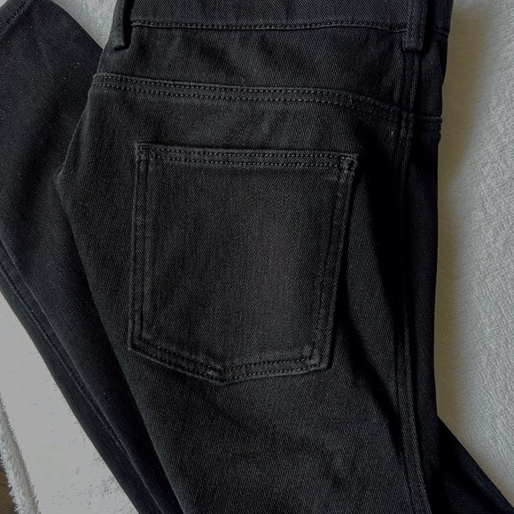Ultra stretchy UNIQLO pull on jeans -like NEW - Picture 2 of 5